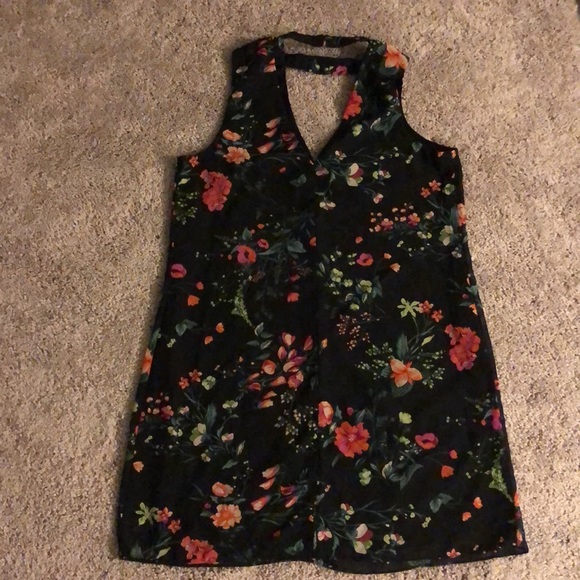 Spring dress - Picture 3 of 4